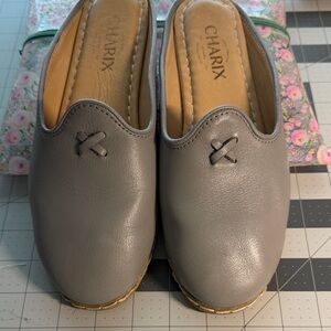 CHARIX Women's Gray Leather Mules